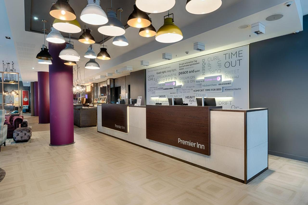 Premier Inn Berlin Alexanderplatz Экстерьер фото